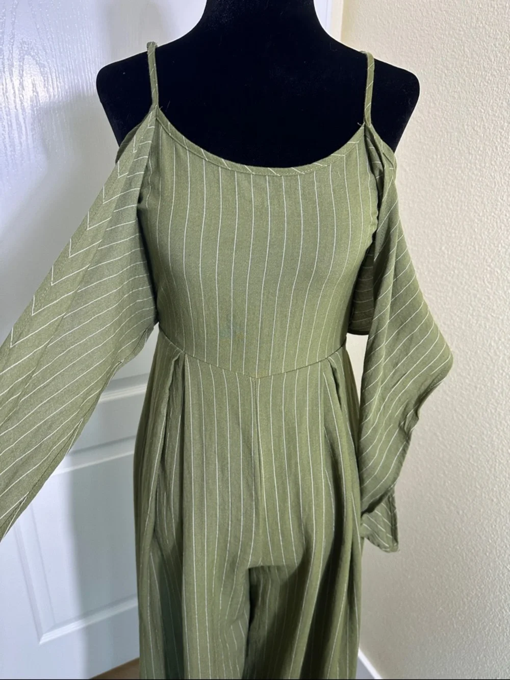 Fly Tomato Olive Green striped Tie-Front Wide-Leg Jumpsuit. Size X-Small - Picture 7 of 10